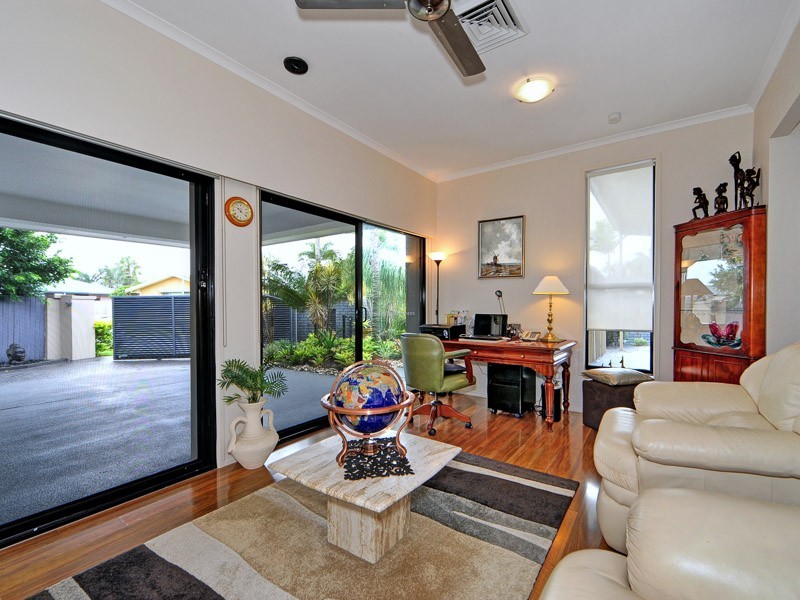 4 Helm Court, Mermaid Waters QLD 4218