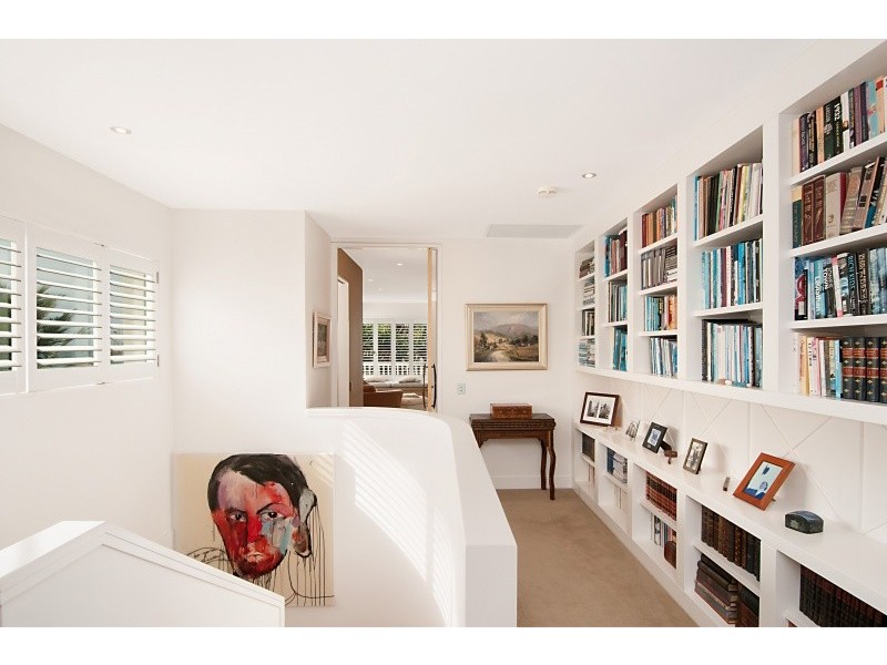 99 Hedges Avenue, Mermaid Beach QLD 4218