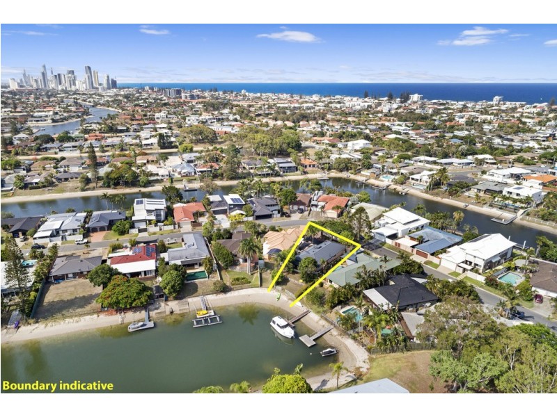 10 Helm Court, Mermaid Waters QLD 4218