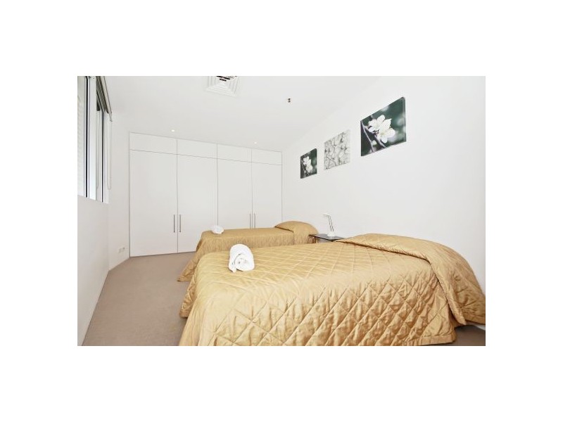 2205 ‘Air on Broadbeach’ 159 Old Burleigh Road, Broadbeach QLD 4218