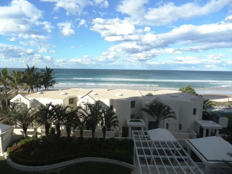 211/74 Old Burleigh Road, Surfers Paradise QLD 4217