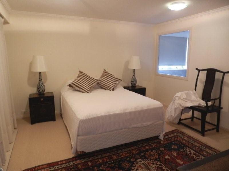 211/74 Old Burleigh Road, Surfers Paradise QLD 4217