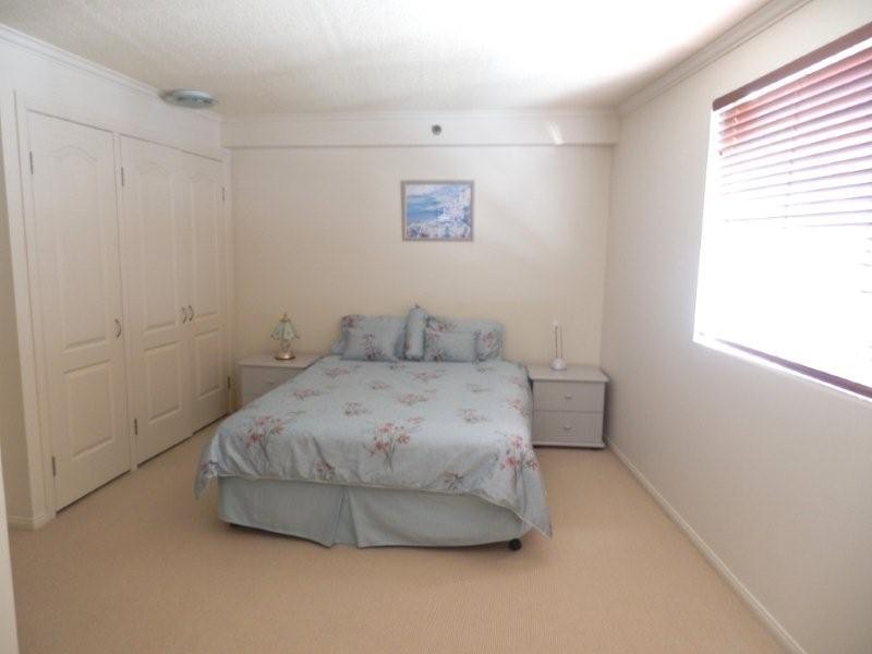 211/74 Old Burleigh Road, Surfers Paradise QLD 4217