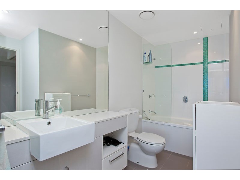 703 ‘Silvershore’ 430 Marine Pde, Biggera Waters QLD 4216