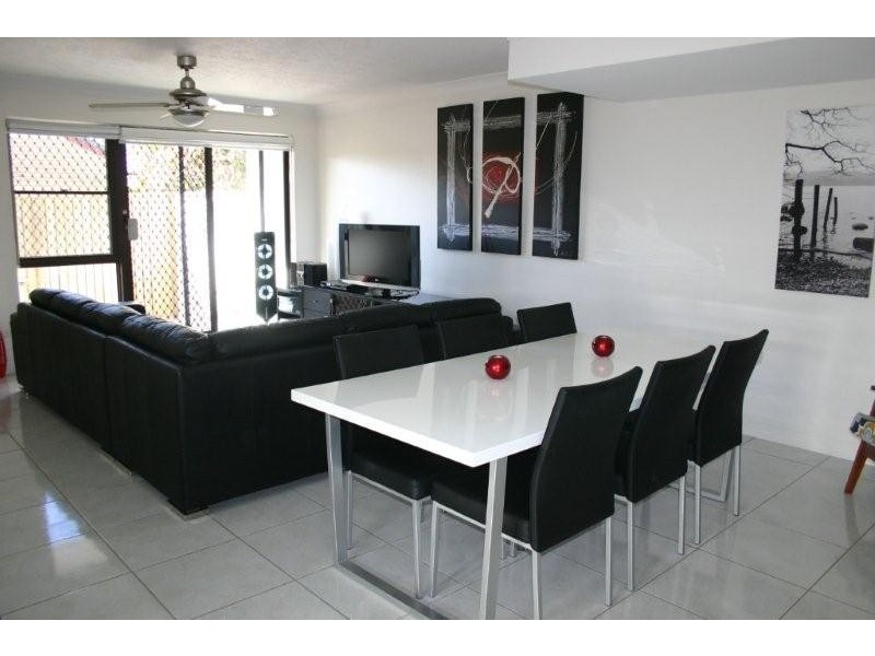 1/5 Aquila Court, Mermaid Waters QLD 4218