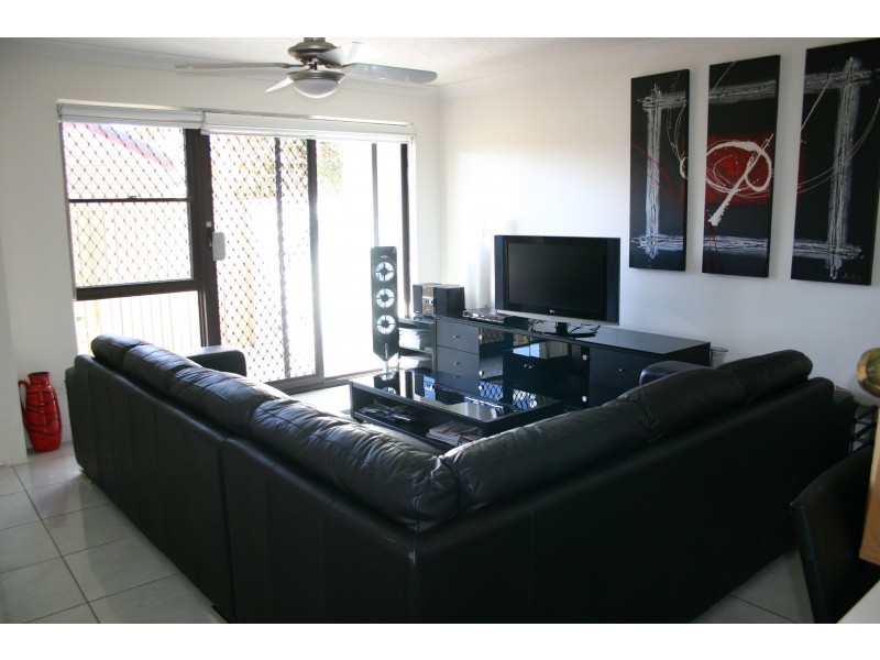 1/5 Aquila Court, Mermaid Waters QLD 4218