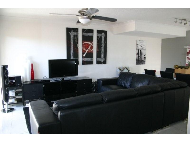 1/5 Aquila Court, Mermaid Waters QLD 4218