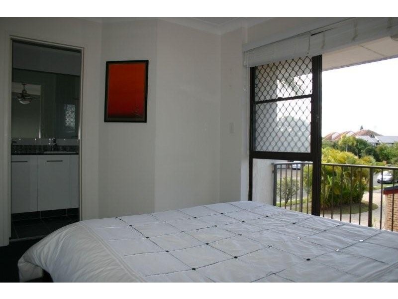 1/5 Aquila Court, Mermaid Waters QLD 4218