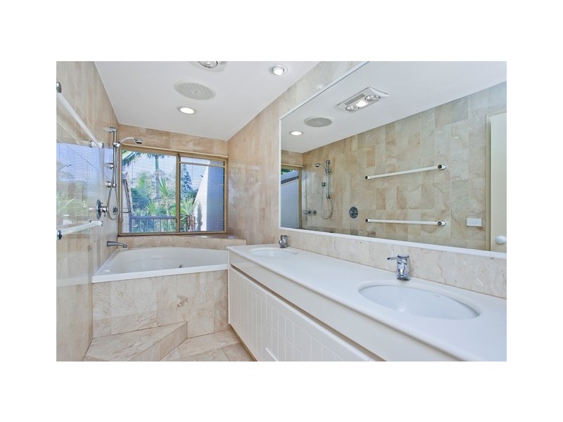 Villa 2 ‘Bristol Fry’ Rhode Island, Clear Island Waters QLD 4226