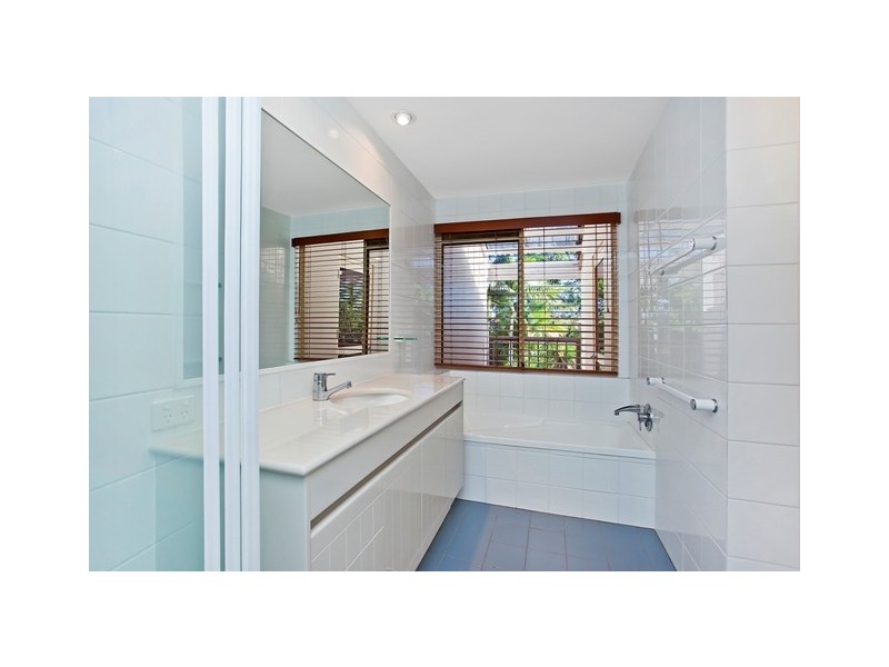 Villa 2 ‘Bristol Fry’ Rhode Island, Clear Island Waters QLD 4226