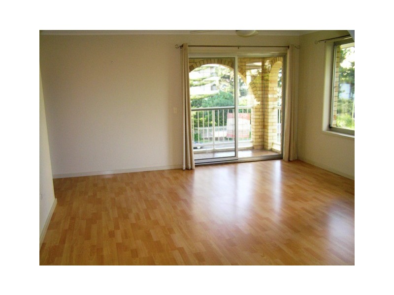 8/14 Vista Street, Surfers Paradise QLD 4217