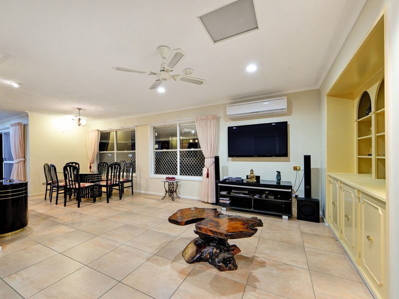 22 Sunshine Boulevard, Broadbeach Waters QLD 4218