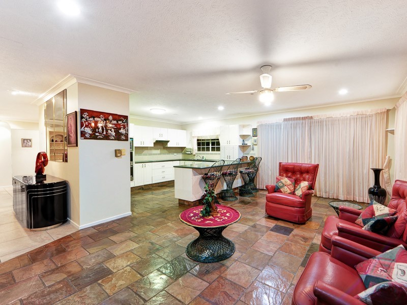 22 Sunshine Boulevard, Broadbeach Waters QLD 4218