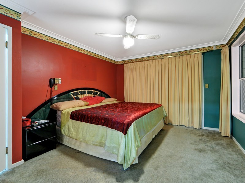 22 Sunshine Boulevard, Broadbeach Waters QLD 4218