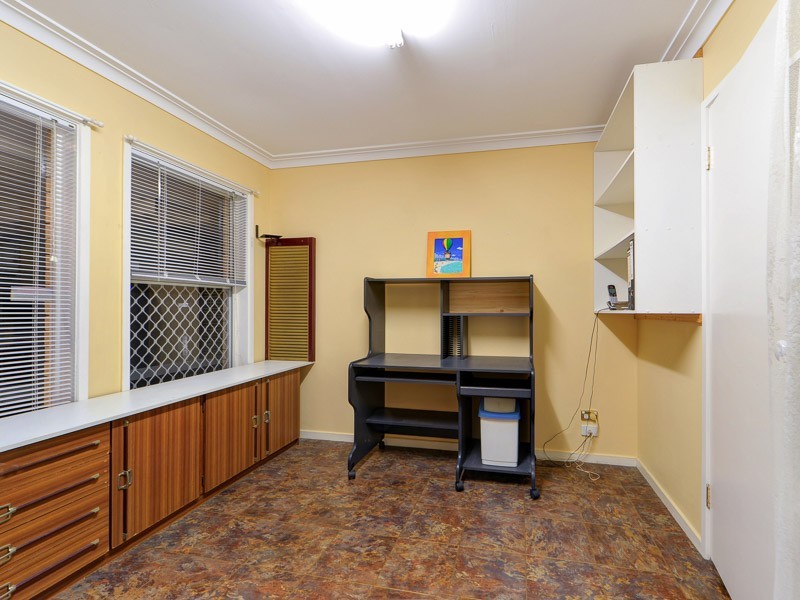 22 Sunshine Boulevard, Broadbeach Waters QLD 4218