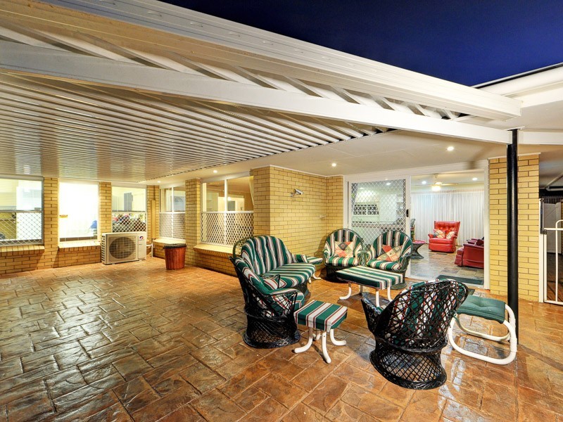 22 Sunshine Boulevard, Broadbeach Waters QLD 4218