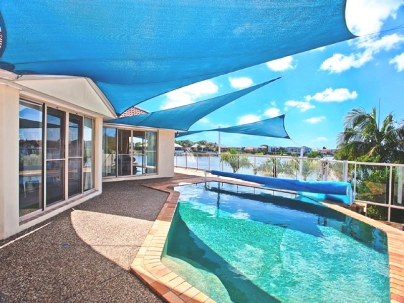 13 Clipper Boulevard, Clear Island Waters QLD 4226