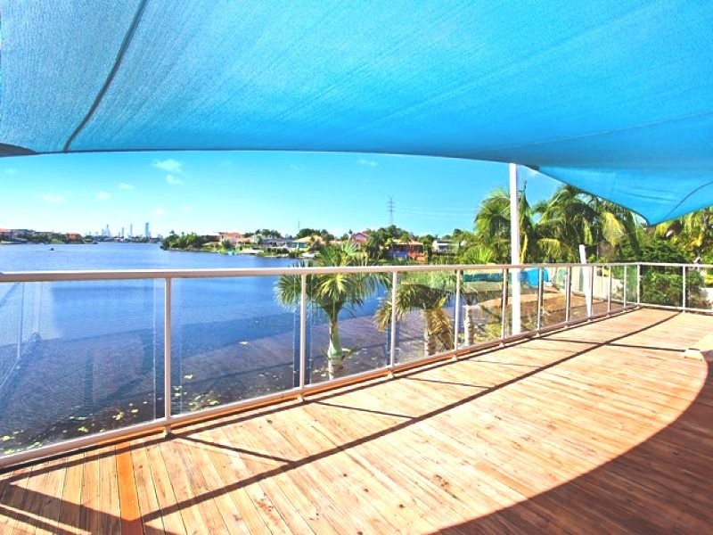 13 Clipper Boulevard, Clear Island Waters QLD 4226