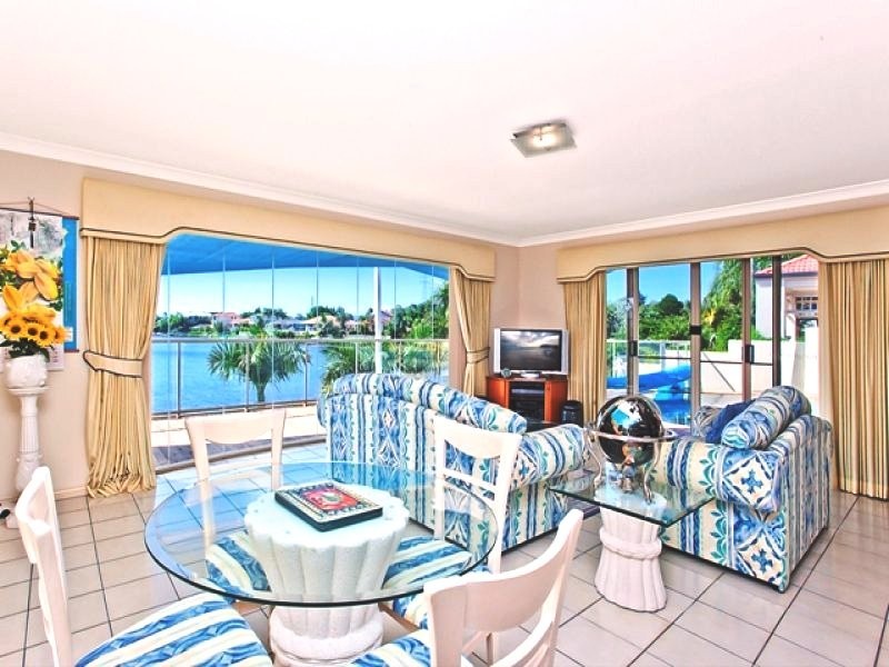 13 Clipper Boulevard, Clear Island Waters QLD 4226