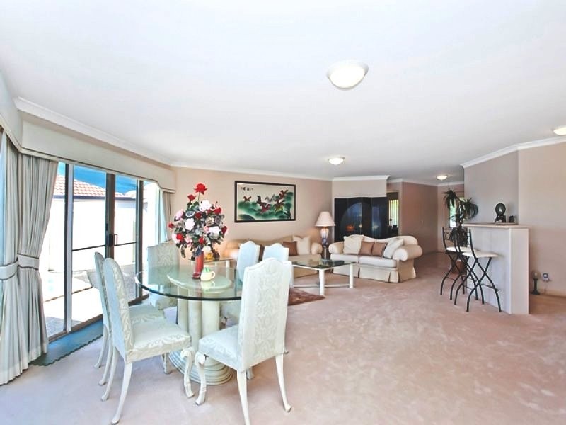 13 Clipper Boulevard, Clear Island Waters QLD 4226