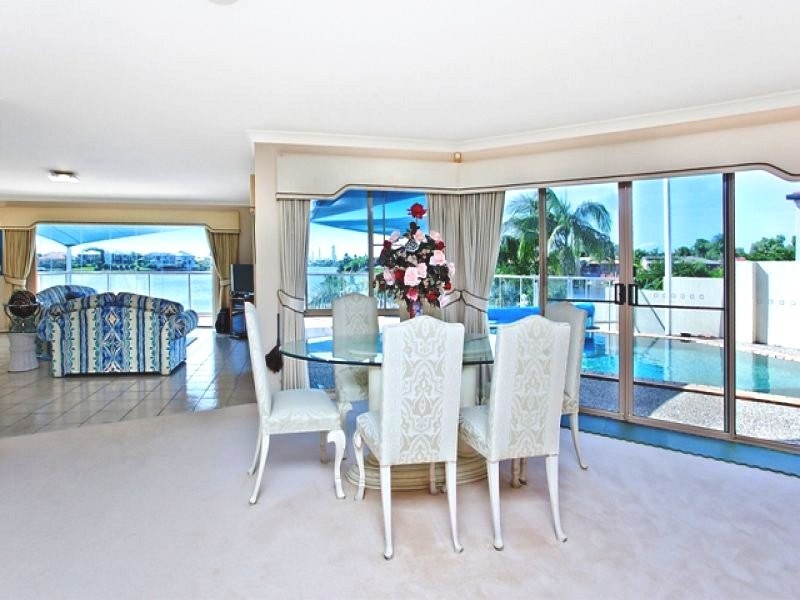 13 Clipper Boulevard, Clear Island Waters QLD 4226