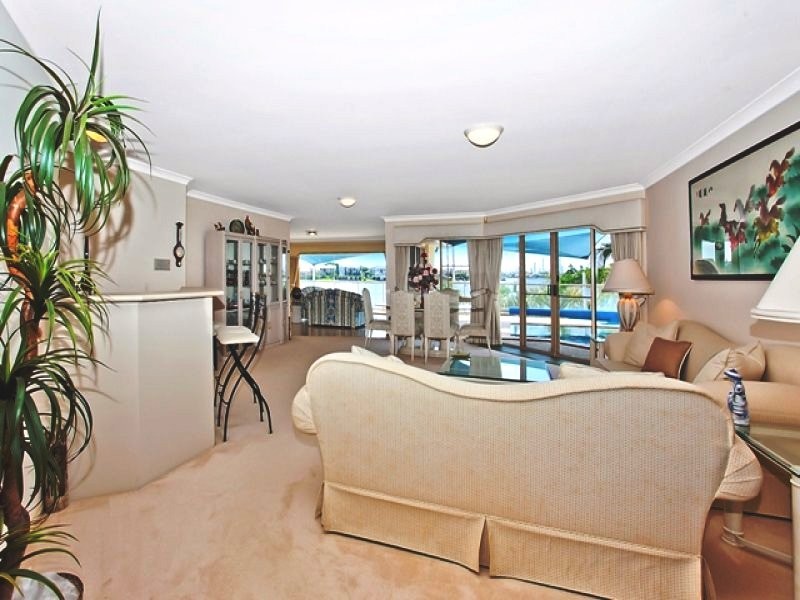 13 Clipper Boulevard, Clear Island Waters QLD 4226