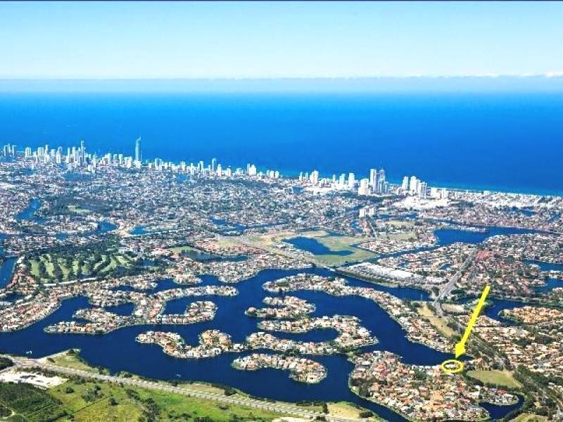 13 Clipper Boulevard, Clear Island Waters QLD 4226
