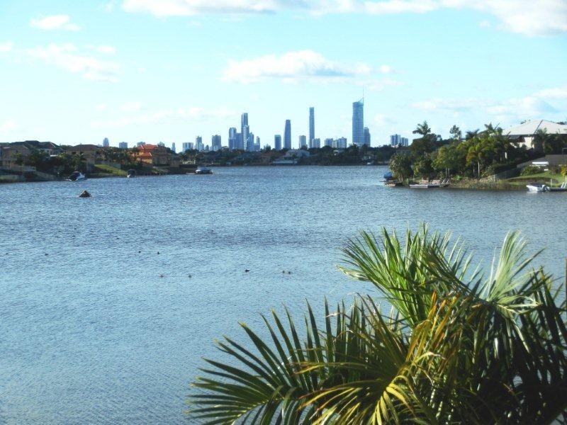13 Clipper Boulevard, Clear Island Waters QLD 4226