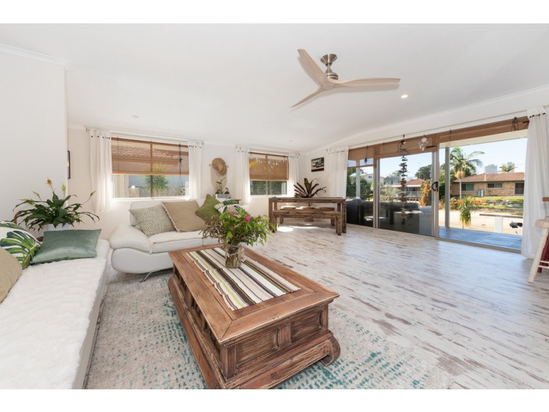 120 Rio Vista Boulevard, Broadbeach Waters QLD 4218