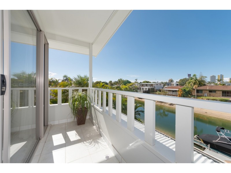 120 Rio Vista Boulevard, Broadbeach Waters QLD 4218