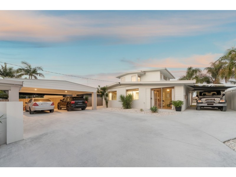 120 Rio Vista Boulevard, Broadbeach Waters QLD 4218