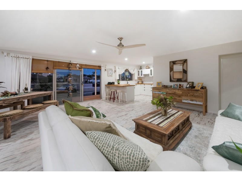 120 Rio Vista Boulevard, Broadbeach Waters QLD 4218