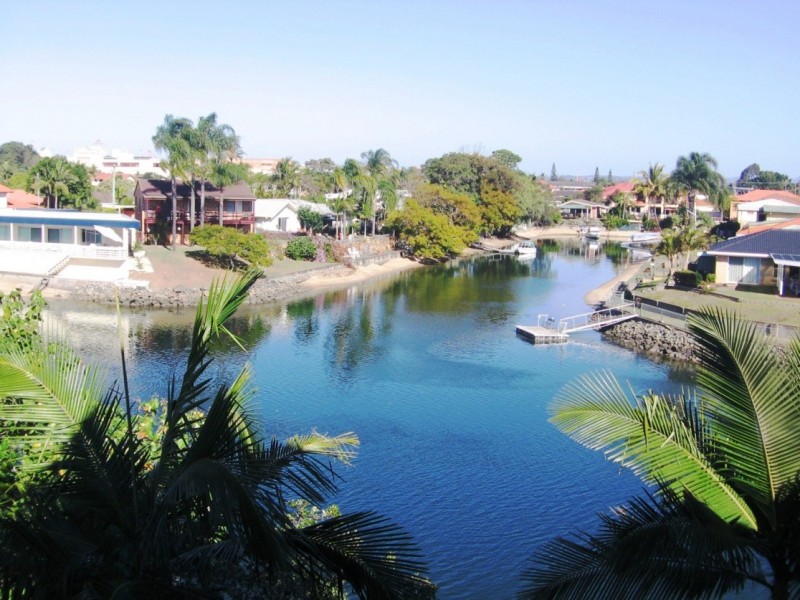 10/18 Sunshine Boulevard, Broadbeach Waters QLD 4218