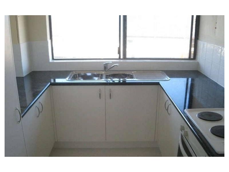 10/18 Sunshine Boulevard, Broadbeach Waters QLD 4218