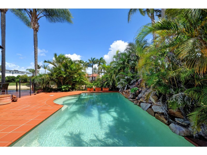 6 Palmetto Court, Broadbeach Waters QLD 4218