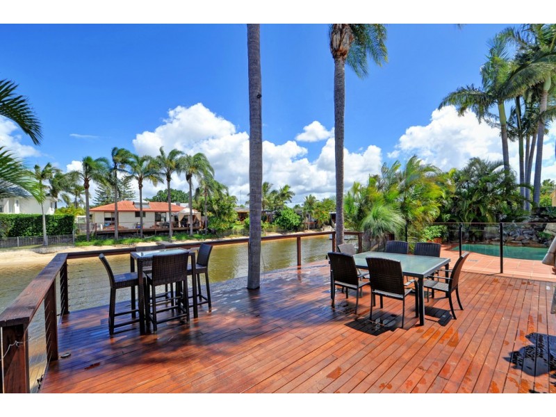 6 Palmetto Court, Broadbeach Waters QLD 4218