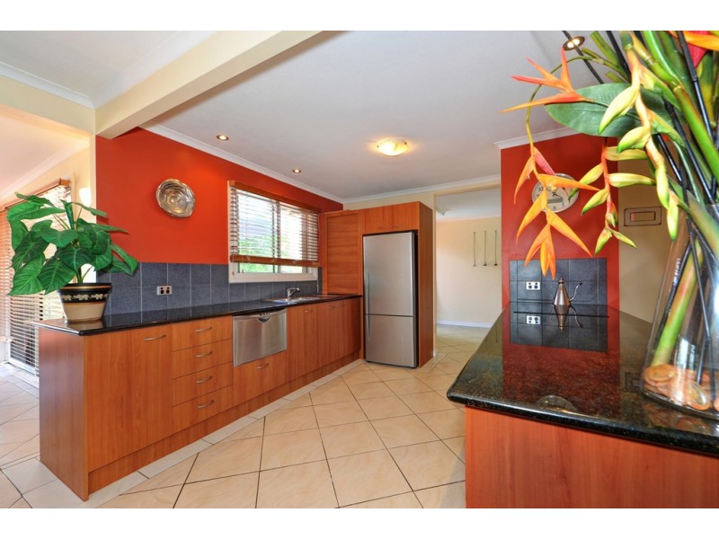 6 Palmetto Court, Broadbeach Waters QLD 4218