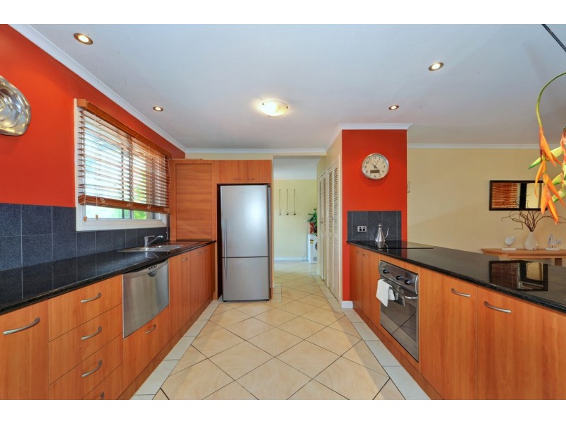 6 Palmetto Court, Broadbeach Waters QLD 4218