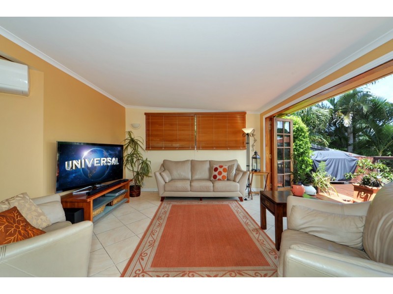 6 Palmetto Court, Broadbeach Waters QLD 4218