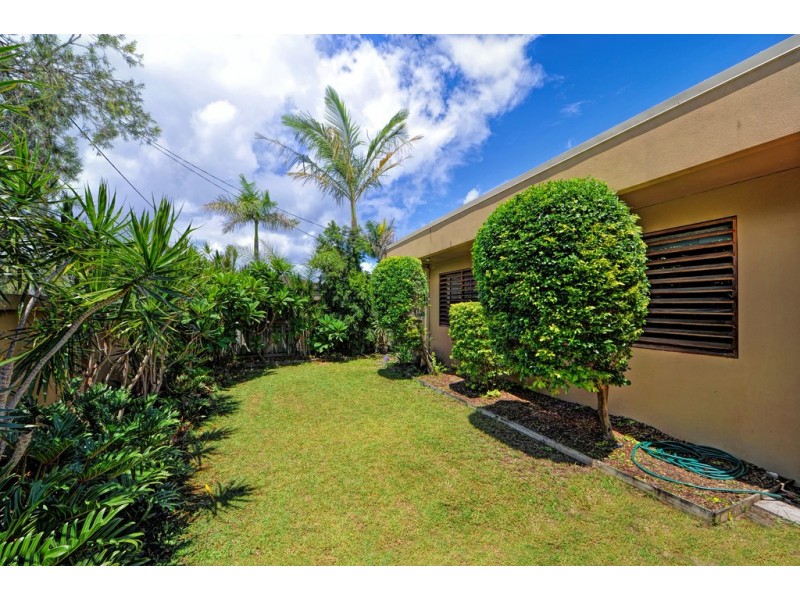 6 Palmetto Court, Broadbeach Waters QLD 4218