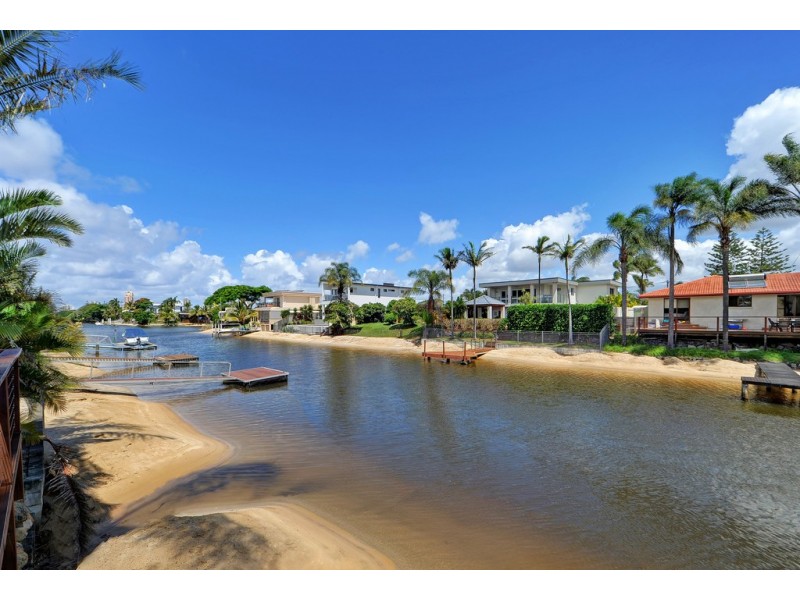 6 Palmetto Court, Broadbeach Waters QLD 4218