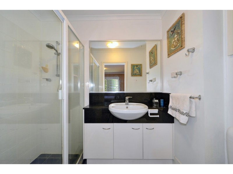 6 Palmetto Court, Broadbeach Waters QLD 4218