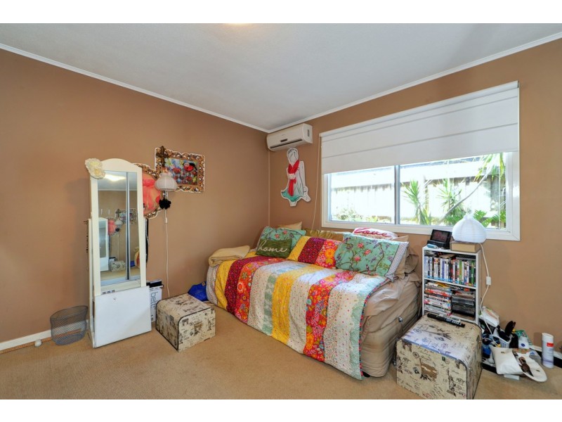6 Palmetto Court, Broadbeach Waters QLD 4218