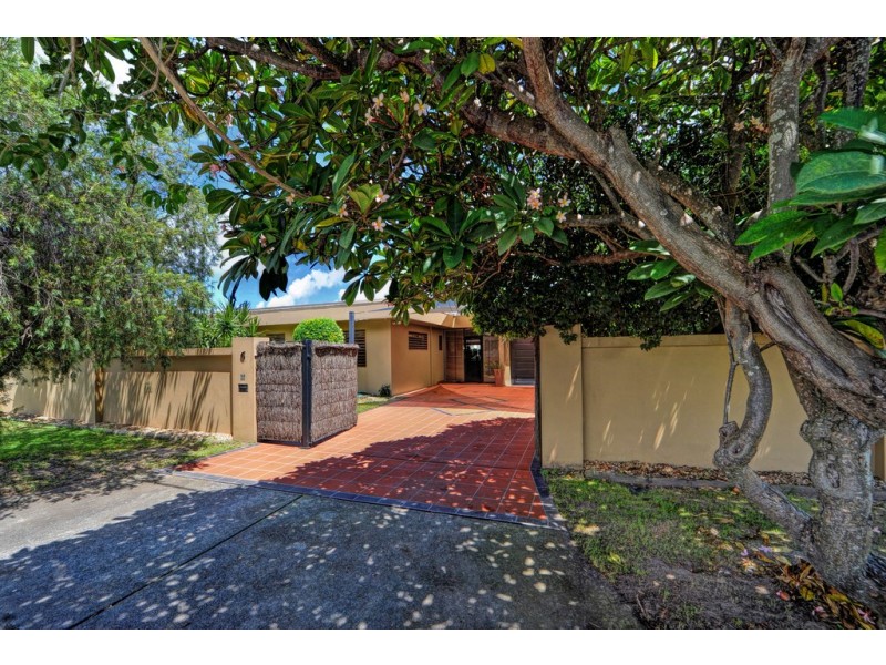 6 Palmetto Court, Broadbeach Waters QLD 4218