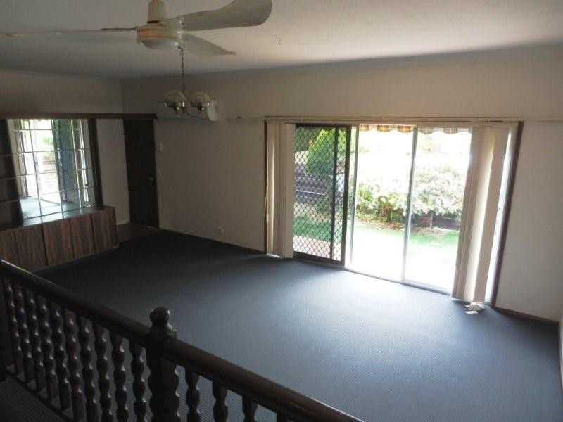 2/107 Sunshine Blvd, Mermaid Waters QLD 4218
