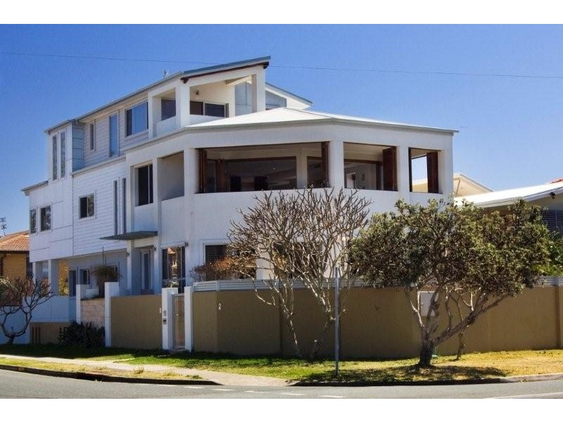 11 Wave Street, Mermaid Beach QLD 4218