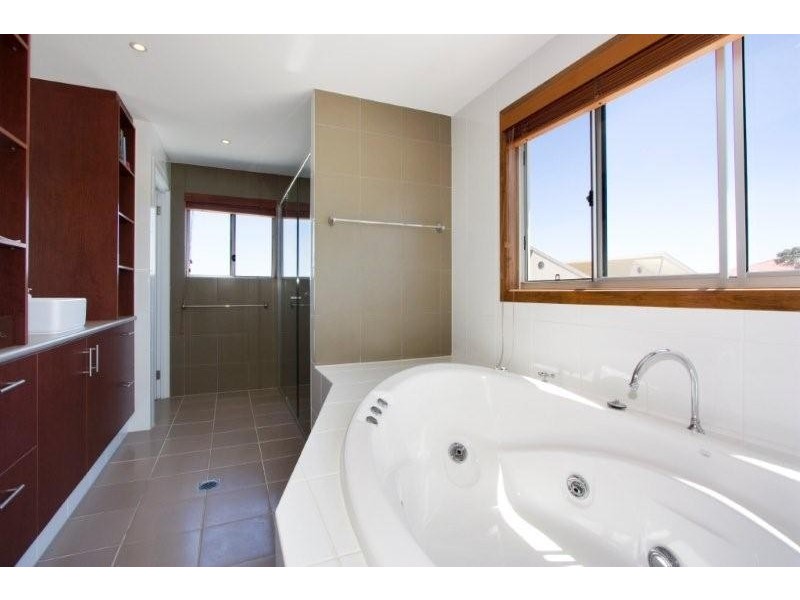 11 Wave Street, Mermaid Beach QLD 4218
