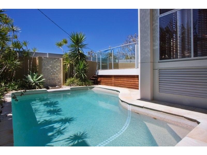 11 Wave Street, Mermaid Beach QLD 4218