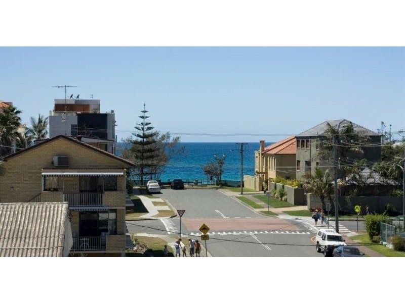 11 Wave Street, Mermaid Beach QLD 4218