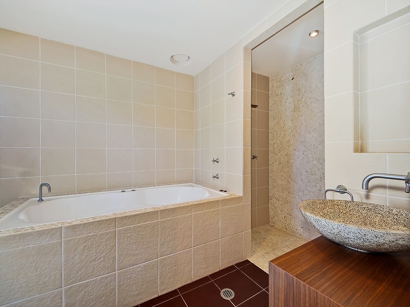 7 Tain Court, Sorrento QLD 4217